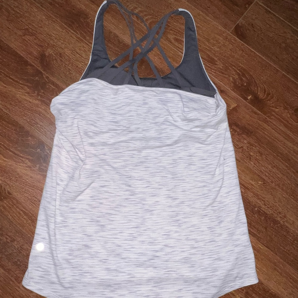 Lululemon Size 8 Athletic Tank, built in bra - Picture 2 of 7